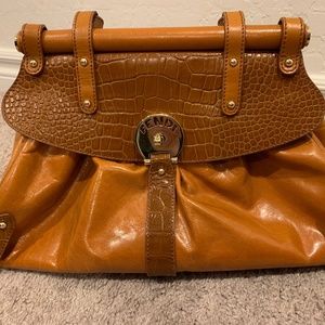 AUTHENTIC  FENDI BROWN WOMEN SHOULDER BAG MEDIUM